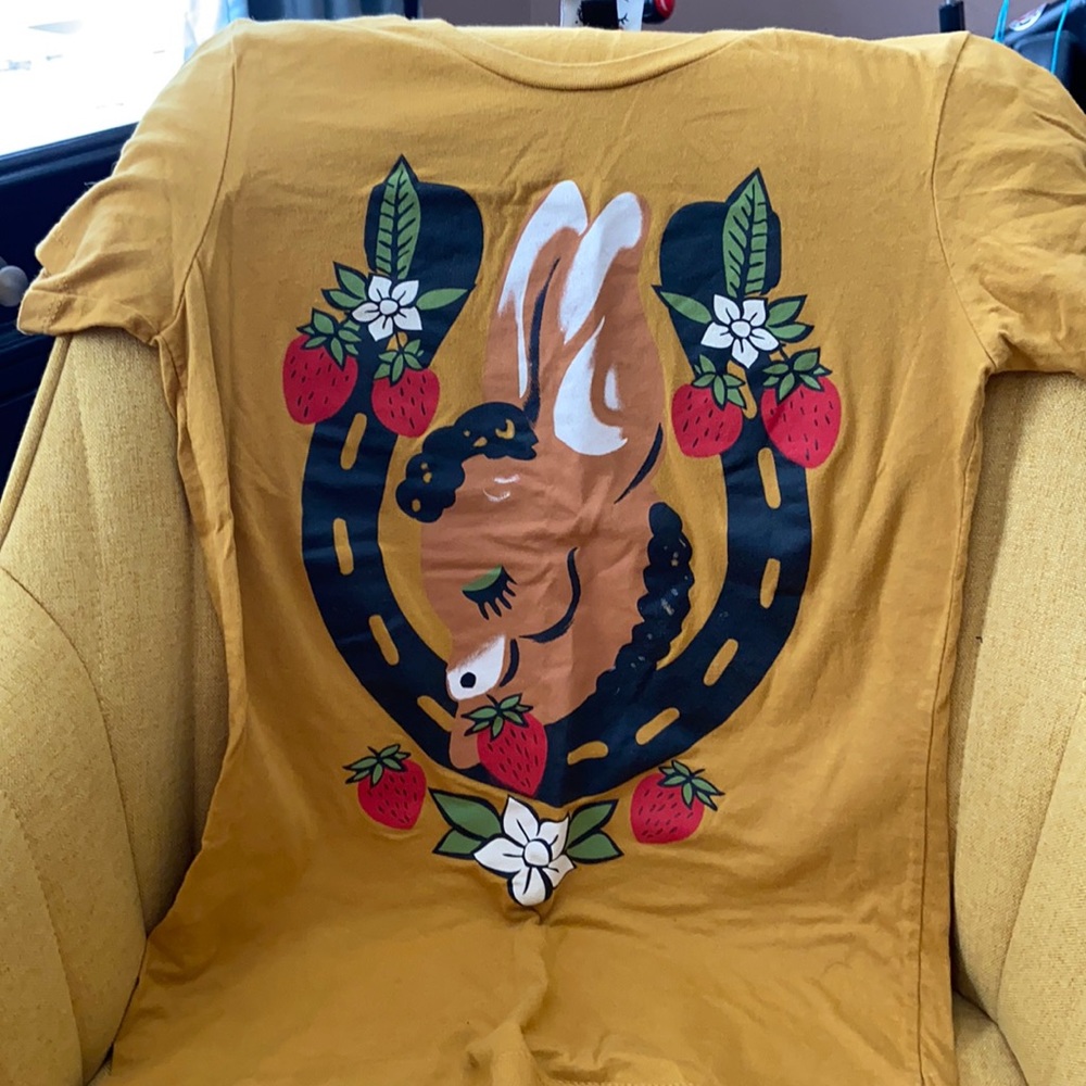 Unworn MED Miss Ladybug Horse tee